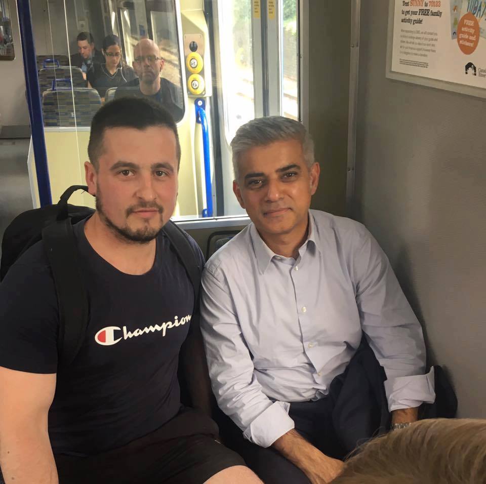 Primarul Londrei, surprins la metrou de un român - mihai-1467988929.jpg