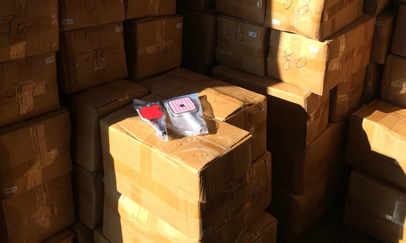 Mii de bunuri contrafăcute, confiscate în Portul Constanța - miidebunuri-1516296724.jpg
