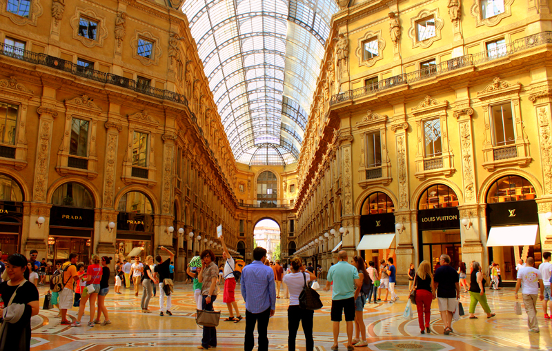 Milano vă așteaptă  la shopping  cu reduceri imense - milano-1359730540.jpg
