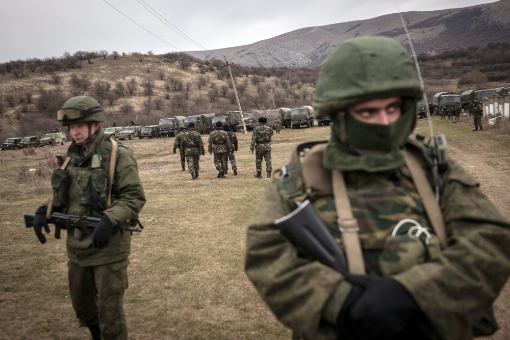 Exerciții militare și încălcări repetate ale armistițiului în Ucraina - militari21-1410773184.jpg