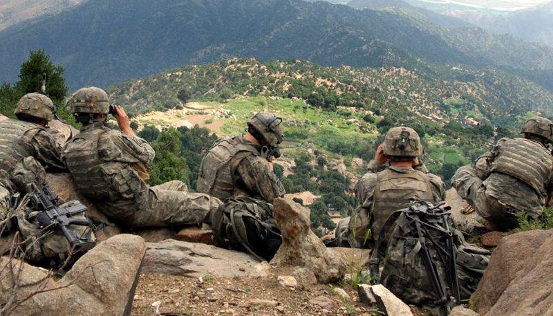 Militarii români din Afganistan transmit gânduri bune familiilor - militariiromanidinafganistan-1397755083.jpg