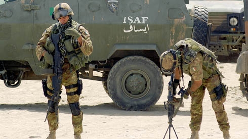 Militar NATO, ucis într-un atac sinucigaș taliban asupra unei baze în estul Afganistanului - militariisafafghanistan26844600-1388829435.jpg