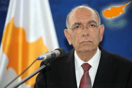 Ministrul Apărării și comandantul armatei din Cipru au demisionat după explozia de la bază - ministrucipriot-1310391034.jpg