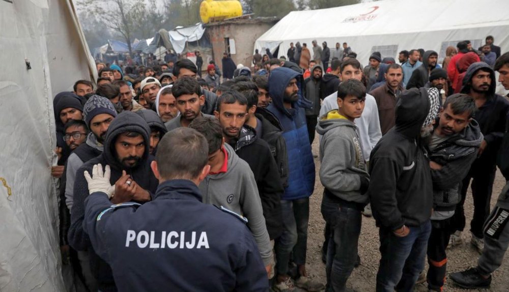 Ministrul Securității din Bosnia cere izolarea forțată a migranților - ministrul-1584623093.jpg