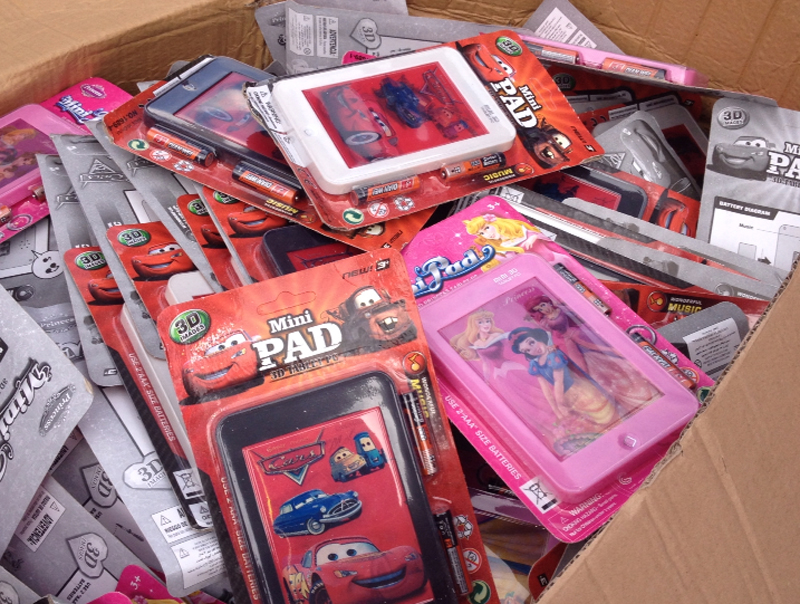 2.000 de jucării contrafăcute, confiscate în portul Constanța - minitableteconfiscate-1382722927.jpg