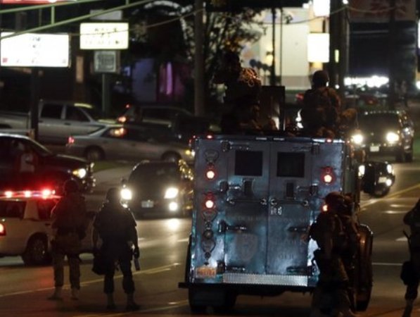 Stare de urgență în Ferguson, înaintea deciziei în cazul tânărului de culoare împușcat de poliție - miss-1416312085.jpg