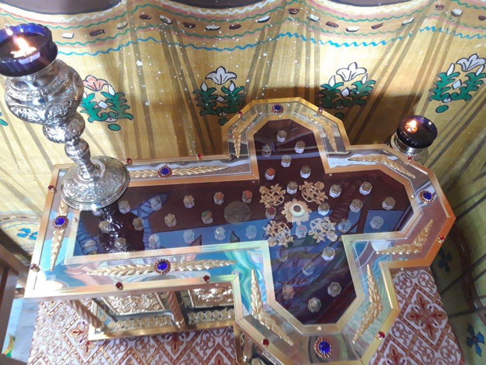 Moaștele de la Sfântul Munte Athos au fost aduse la mănăstirea Colilia - moaste-1561155897.jpg