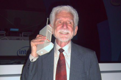 Telefonia mobilă sărbătorește 40 de ani de la prima convorbire - mobil-1365009899.jpg