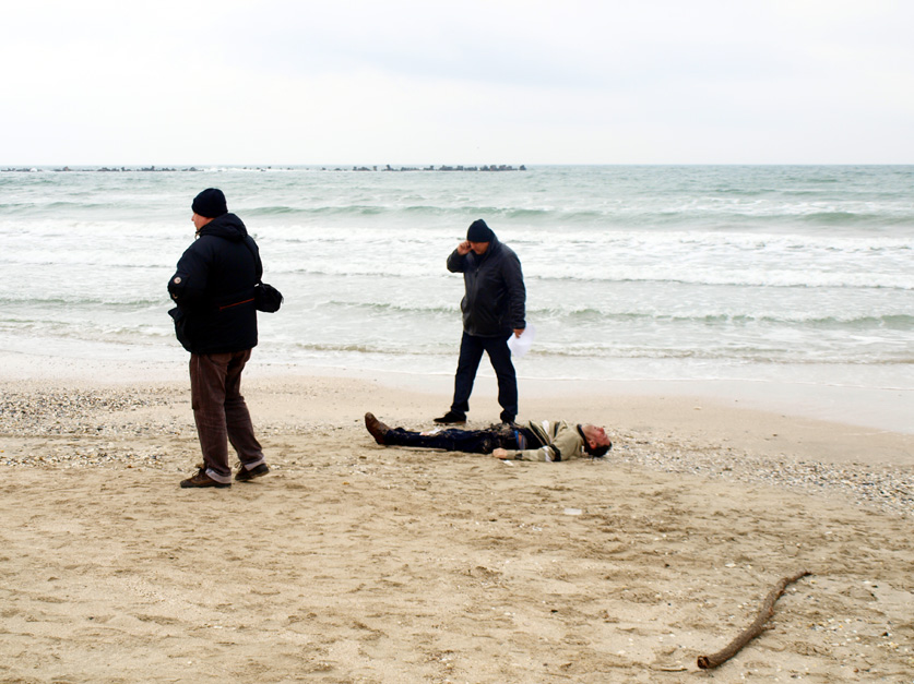 Cadavru găsit pe plaja din Mamaia - mortplajamamaia2-1361550124.jpg