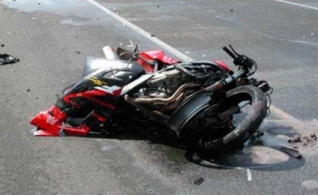 Motociclist rănit grav din cauza unui șofer imprudent - motocicleta-1346692612.jpg