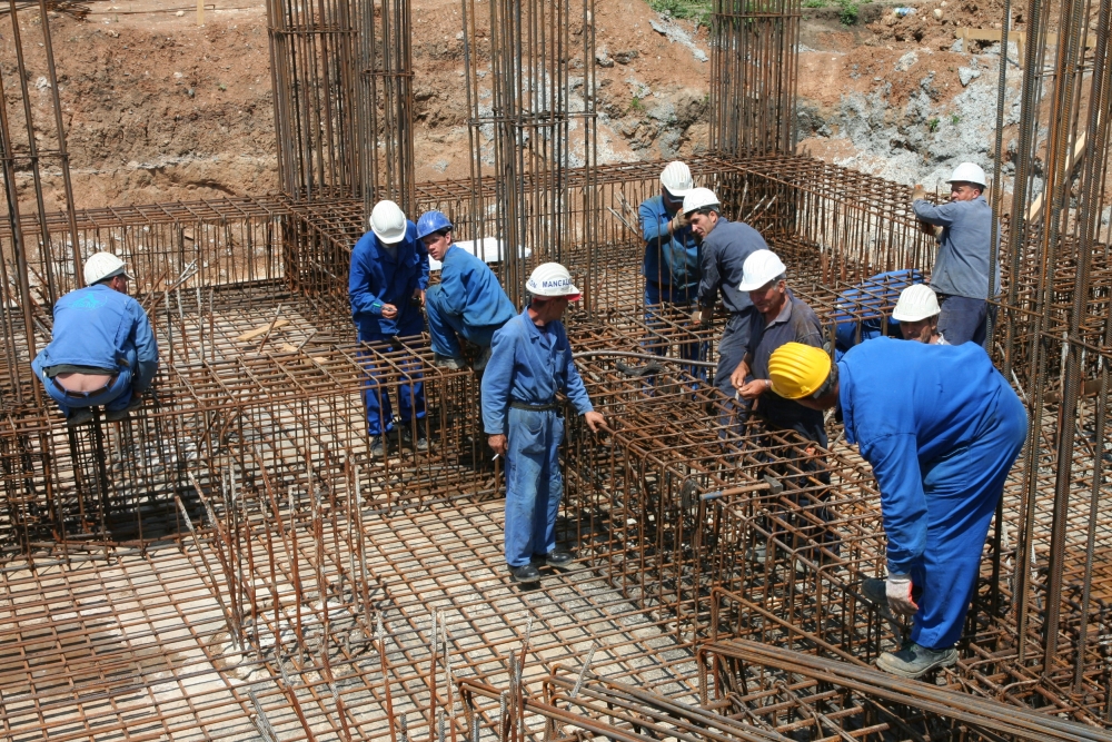 Printre fruntași în UE, la creșterea lucrărilor de construcții - muncitoriconstructie14-1374059944.jpg