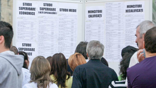 Peste 200.000 de români și-au găsit loc de muncă anul acesta - munvs-1540475004.jpg