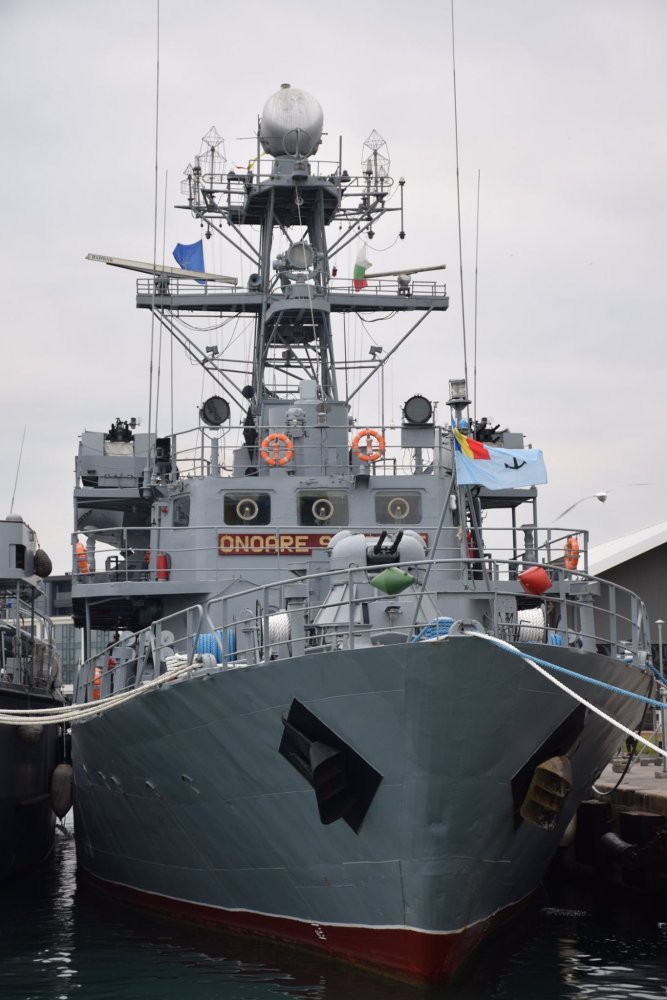 Cinci nave din Gruparea Navală NATO fac escală în portul Constanța - natoportescala-1605113535.jpg
