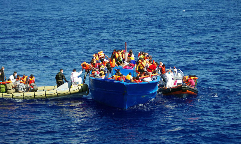 Naufragiu în Marea Mediterană. 450 de oameni au murit - naufragiu-1474546351.jpg