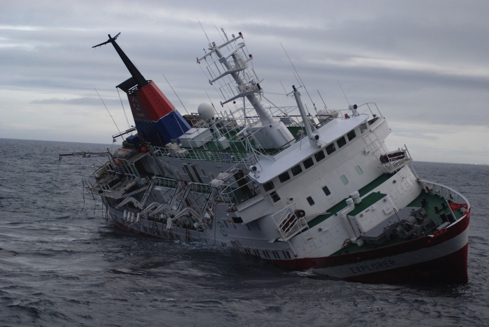 TRAGEDIE în Marea Neagră! Un vapor s-a scufundat, 8 marinari sunt dați dispăruți - nava-1328088542.jpg