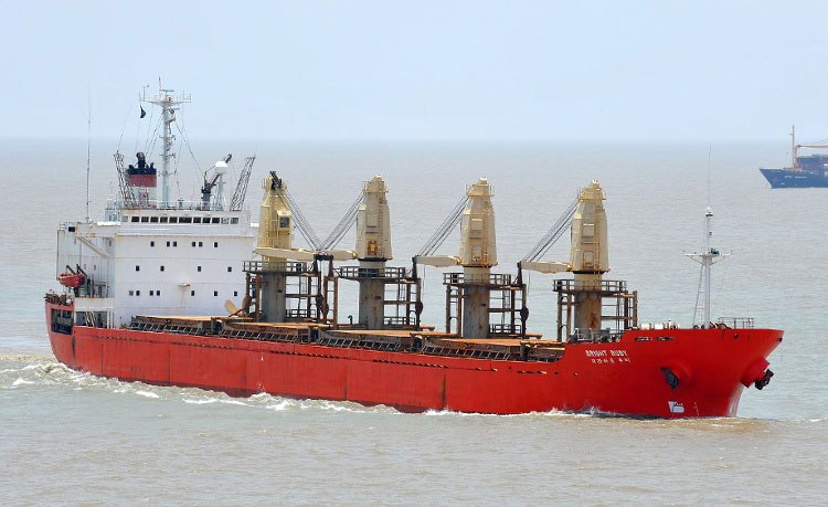 O navă s-a scufundat în Marea Chinei de Sud; 21 navigatori sunt dați dispăruți - navabrightruby-1321948435.jpg