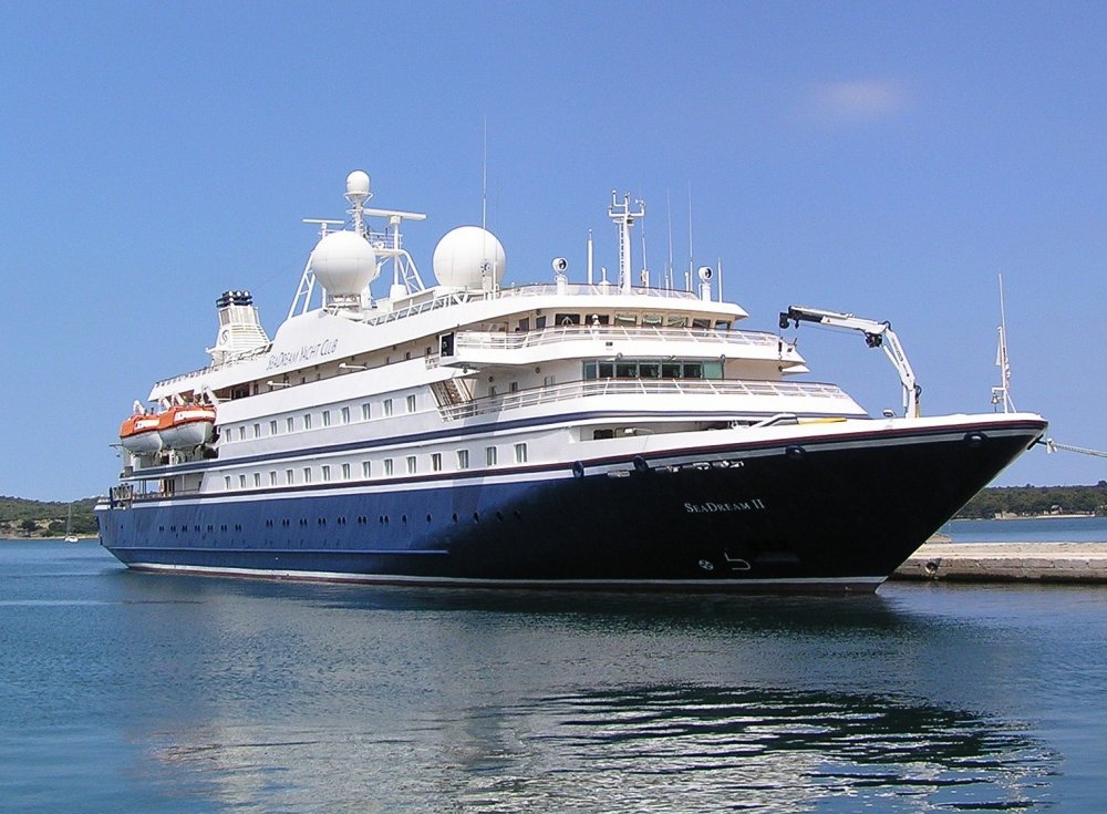 Nava maritimă de pasageri „Seadream II” a dat startul reluării croazierelor spre portul Constanţa - navamaritimadepasageriseadreamii-1632765018.jpg