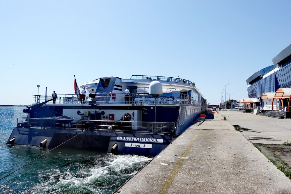 Nava „Primadonna” a adus 110 turiști în portul Constanța - navaprimadonnaaadus110turisti-1655479081.jpg