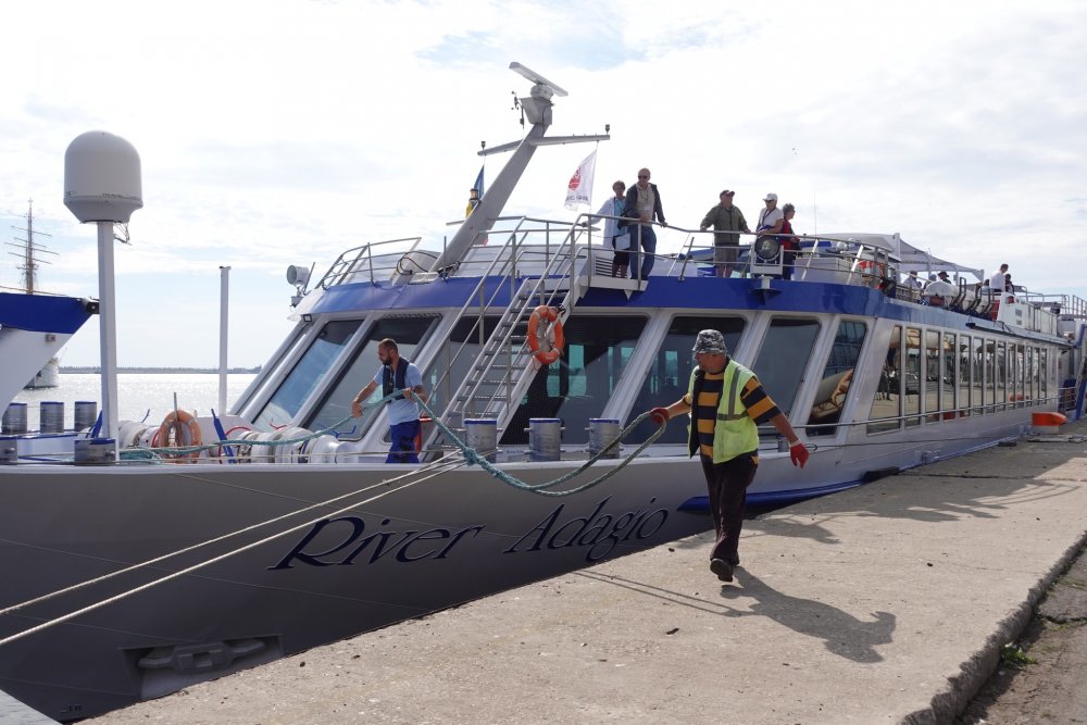 Nava „River Adagio” a adus 129 de turiști americani în portul Constanța - navariveradagioaadus129deturisti-1664289774.jpg
