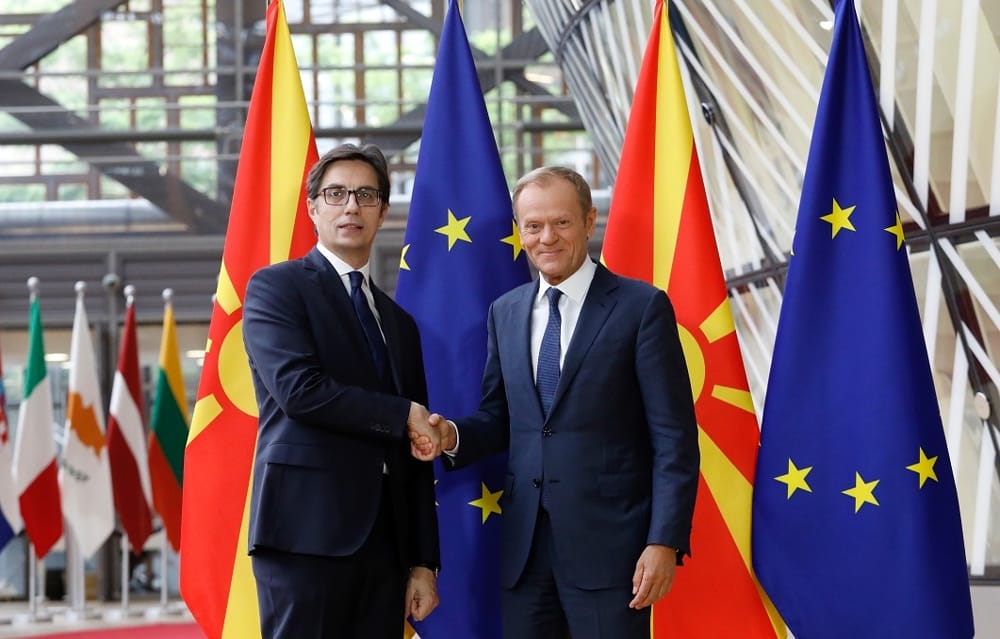 Negocierile pentru aderarea Macedoniei de Nord și Albaniei la UE, abia la toamnă - negocieri-1560975606.jpg
