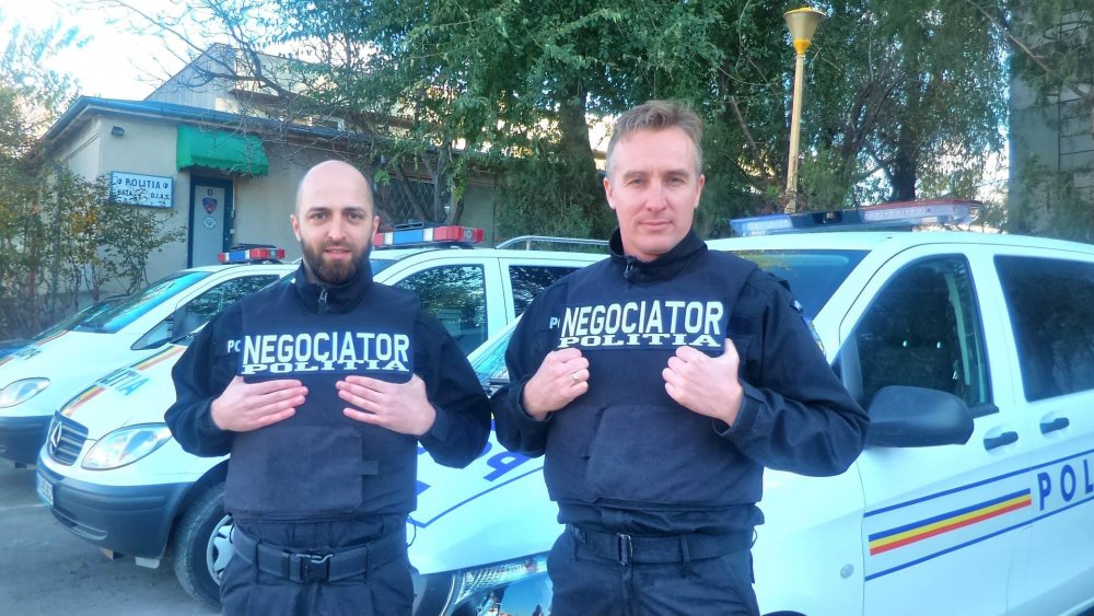 Arta negocierii pentru salvarea de vieți, la început de drum în Poliția Constanța! - negocieri2019-1581111876.jpg