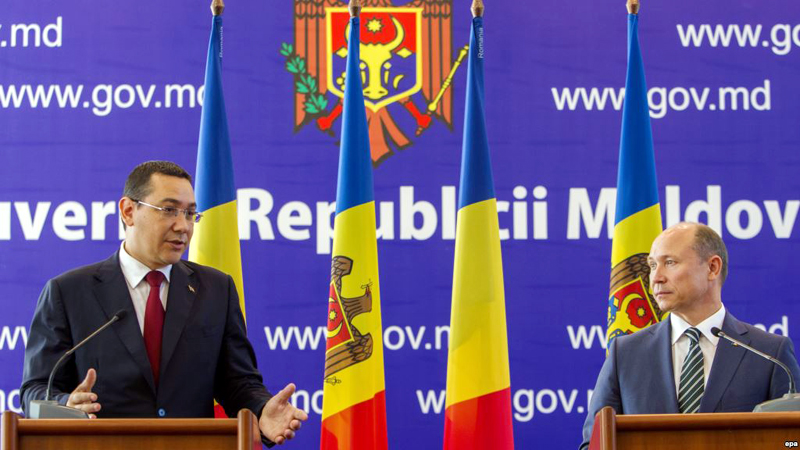 Îmbrânceli înaintea ședinței de Guvern  România-Republica Moldova, de la Neptun - neptunvictorpontasivaleriustrele-1442935164.jpg