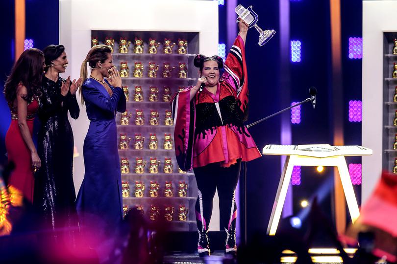 Netta Barzilai a spart trofeul Eurovision 2018 imediat după ce l-a primit - nettabrazilai-1526203759.jpg