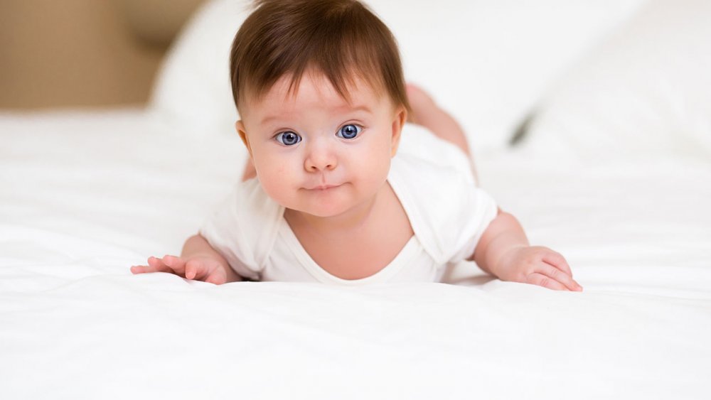 Mamele își pot lăsa nou născuții la creșă încă din prima lună de viață - newbornsdevelopmentherowide-1651220187.jpg