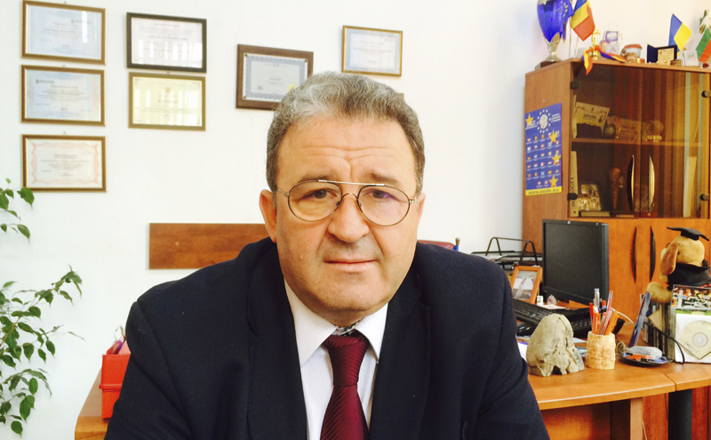 Prof. Vasile Nicoară, directorul Colegiului 