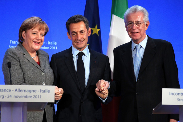 Întâlnirea dintre Sarkozy, Monti și Merkel a fost amânată - nicolassarkozyangelamerkelsarkoz-1326742633.jpg