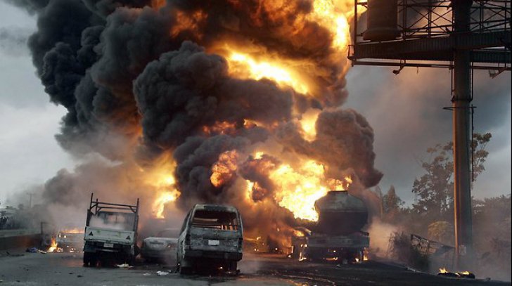 Explozie la un oleoduct, soldată cu 12 morți - nigeriaexplosion33280200-1436534770.jpg