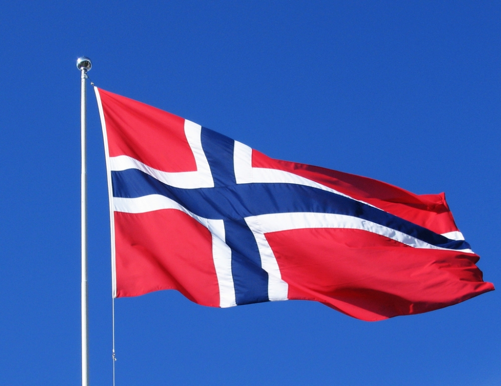 Atac terorist în Norvegia! - norwayflag6-1406202176.jpg