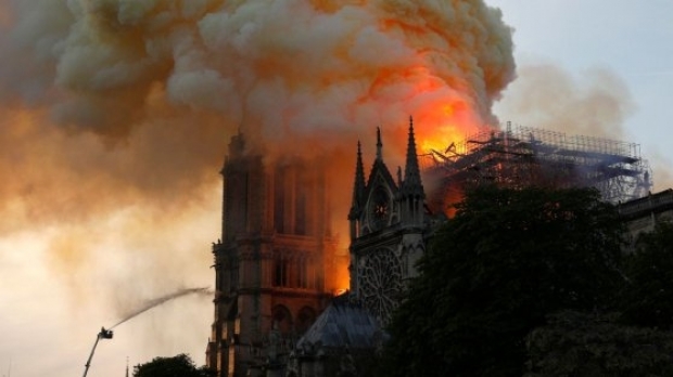 Incredibil! Google a catalogat incendiul de la Notre Dame drept știre falsă. Cum a fost posibil - notredame96531200-1555399497.jpg
