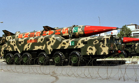 Arabia Saudită vrea să cumpere arme nucleare din Pakistan - nuclear-1383849310.jpg