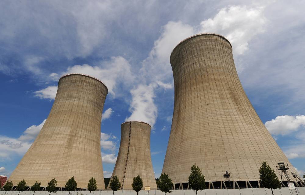 Un al patrulea reactor nuclear a fost oprit în Belgia, în urma unui incendiu - nuclearcoolingtowers-1417437011.jpg