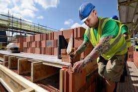 Numărul autorizațiilor de construire pentru locuințe este în creștere - numarulautorizatiilordeconstruir-1651511715.jpg