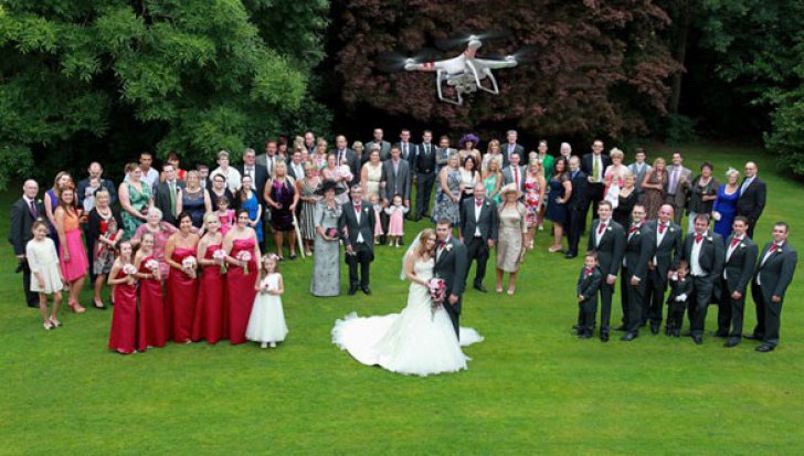 Incident mai puțin obișnuit. O dronă a căzut în capul unei nuntașe! - nuntafilmatacudrona17178700-1567424658.jpg
