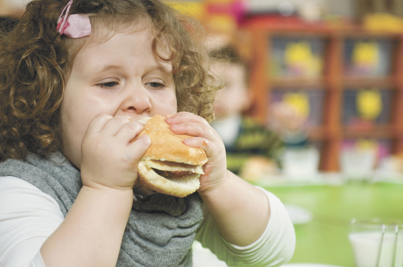 Obezitatea infantilă, risc de boli grave  la maturitate - obezitatea-1444399881.jpg