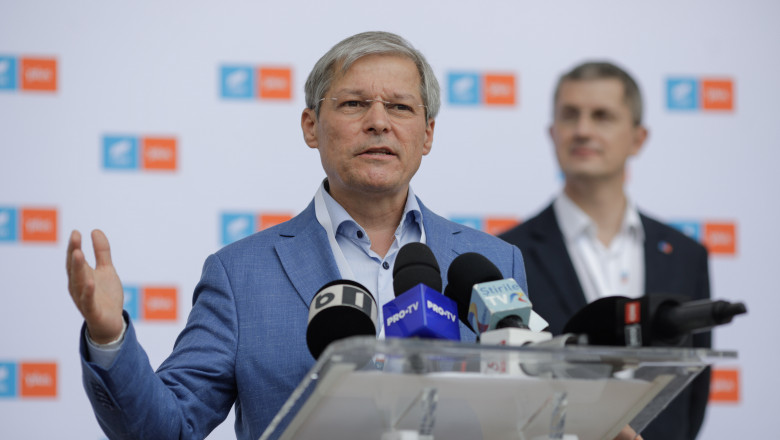 Dacian Cioloș, așteptat azi în Parlament cu lista de miniștri și programul de guvernare - odamad00ndamagfzad1hngvkyzaxzmez-1634547559.jpg