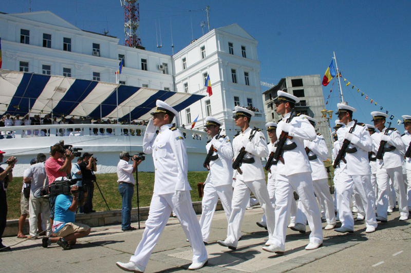 Marina militară română,  în fața unei noi promoții  de ofițeri și maiștri - onoua1-1469634900.jpg