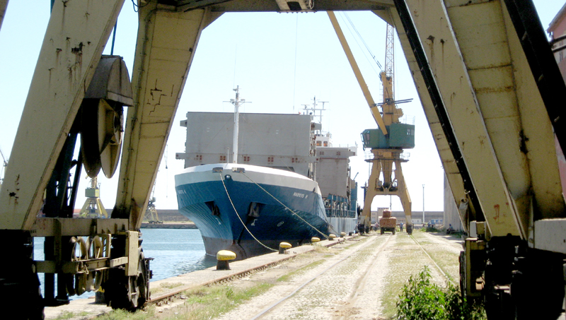 Operatorii portuari refuză majorarea tarifelor de utilizare a domeniului public - operatoriiportuari-1423500213.jpg