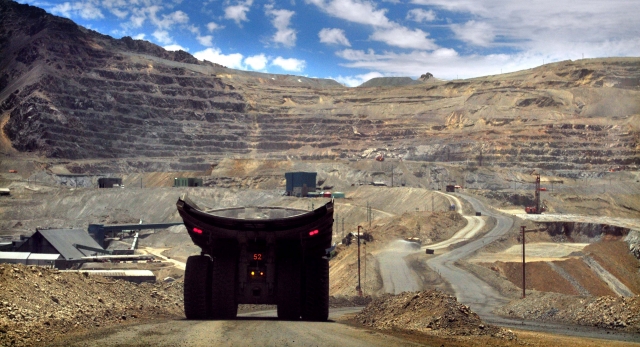 Operatorii minelor vor fi obligați să refacă mediul afectat de lucrările miniere - operatorimine-1368686804.jpg