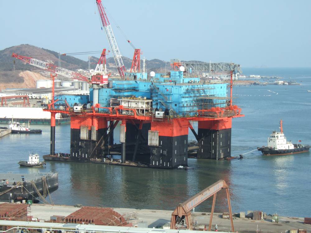 O platformă petrolieră s-a desprins din remorcă în Marea Nordului - oplatformapetroliera-1451991850.jpg