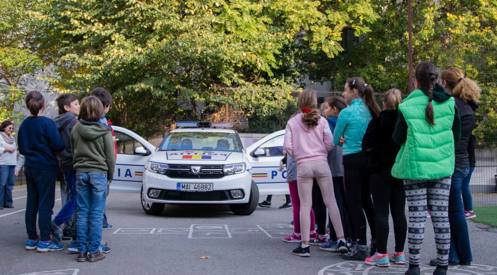 Poliția Română lansează programul „Ora de educație rutieră la liceu” - orade-1683738361.jpg
