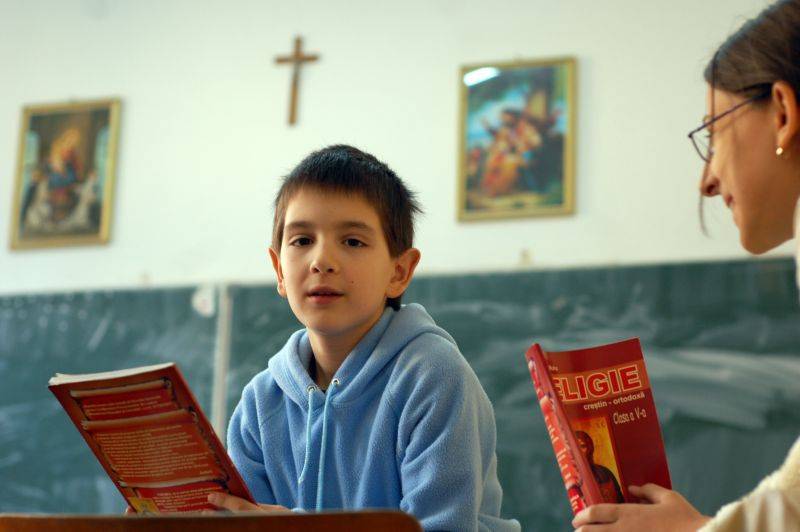 LOVITURĂ DURĂ PRIMITĂ DE BISERICĂ / CCR: Religia nu mai este obligatorie în școli - oradereligieinscoli-1415864667.jpg