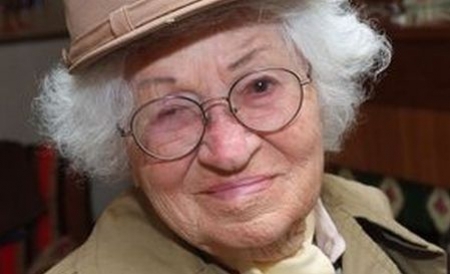 O româncă de 102 ani a fost premiată în SUA pentru faptele sale din al Doilea Război Mondial - oromanca-1333025127.jpg