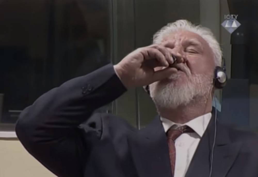VIDEO / Un criminal de război croat a băut o sticluță cu otravă când și-a auzit verdictul - otrava-1511955247.jpg