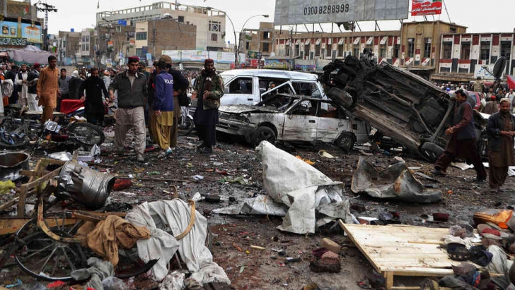 Atacuri cu bombă de Crăciun. Cel puțin 34 de morți - pakistan90022400-1387986403.jpg