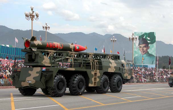 Tensiuni în Asia: Pakistanul a testat o rachetă cu capacitate nucleară - pakistanracheta-1335358281.jpg