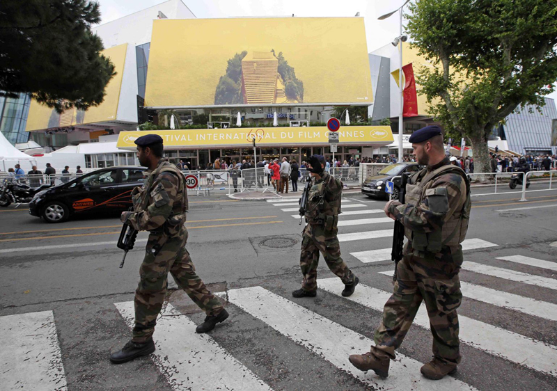 Palatul Festivalurilor de la Cannes, evacuat din motive de securitate - palatul-1495364083.jpg